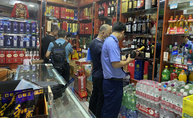 政企聯動!通川區(qū)市場監(jiān)督管理局狠抓&ldquo;兩節(jié)&rdquo;期間酒類食品市場整治